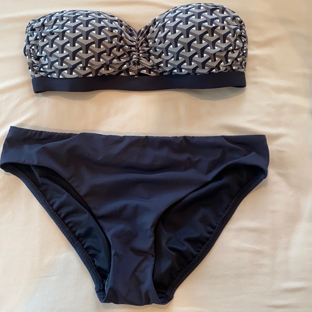 Blue/Rod be at tie bathing suit 👙